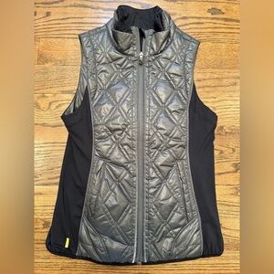 Lole Black & Metallic Quilted Performance Vest Small • Lightweight Layer